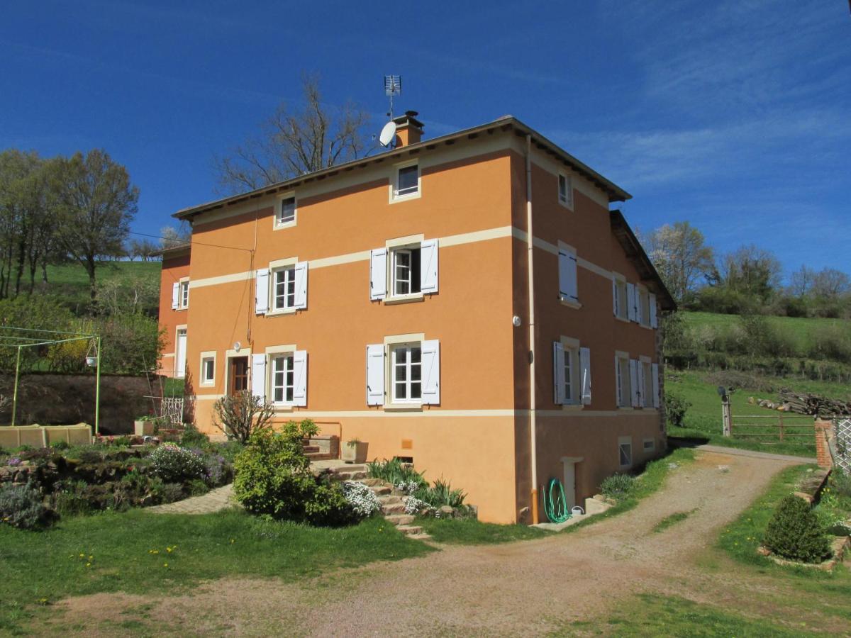 La Vache Sur Le Toit Montagny (Loire) Exterior foto